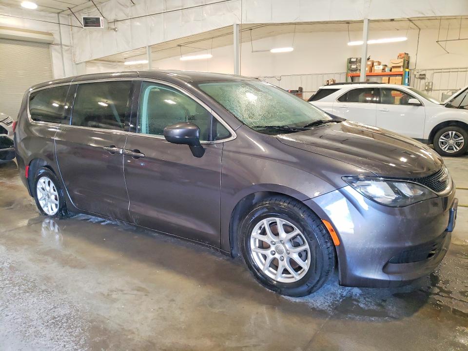 2C4RC1CG6JR175325
