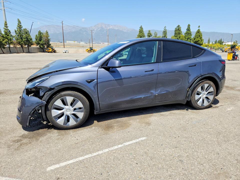 2023 TESLA MODEL Y — VIN 7SAYGDEE8PA136253