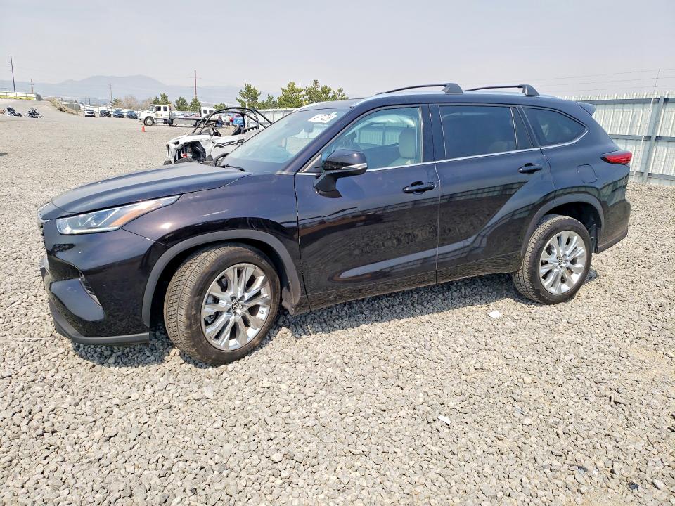 2022 TOYOTA HIGHLANDER — VIN 5TDYZRAH2NS122333