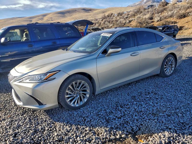 2019 LEXUS ES — VIN 58ABZ1B17KU027884