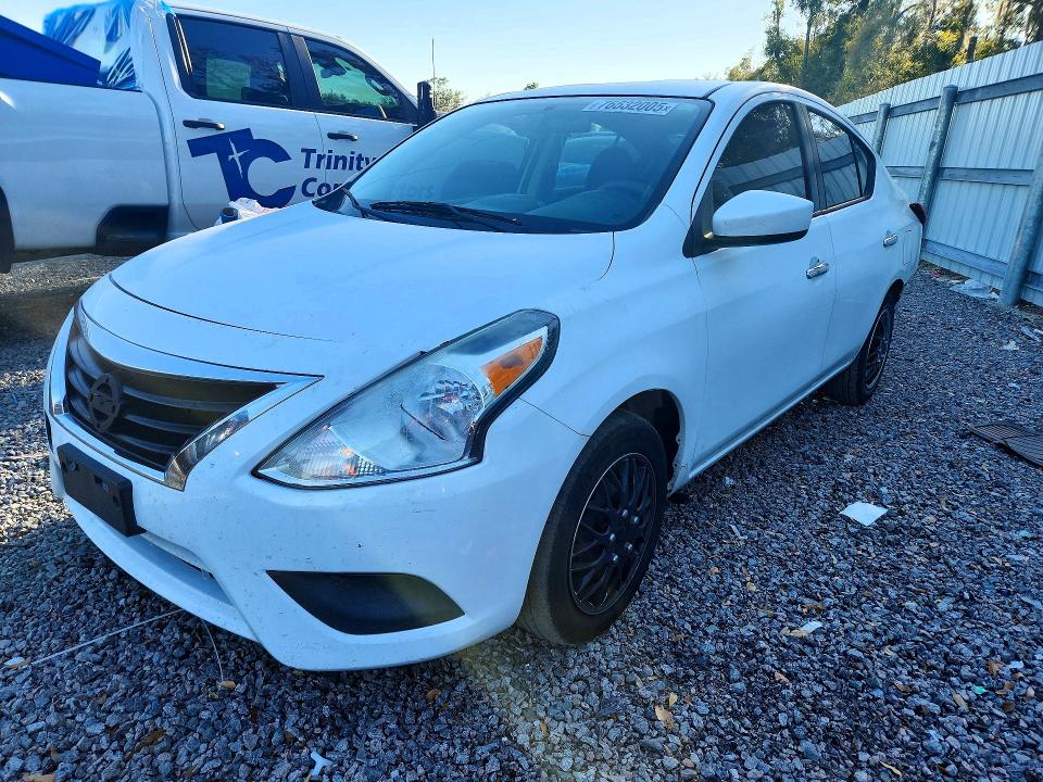 2015 NISSAN VERSA S — VIN 3N1CN7AP7FL890014