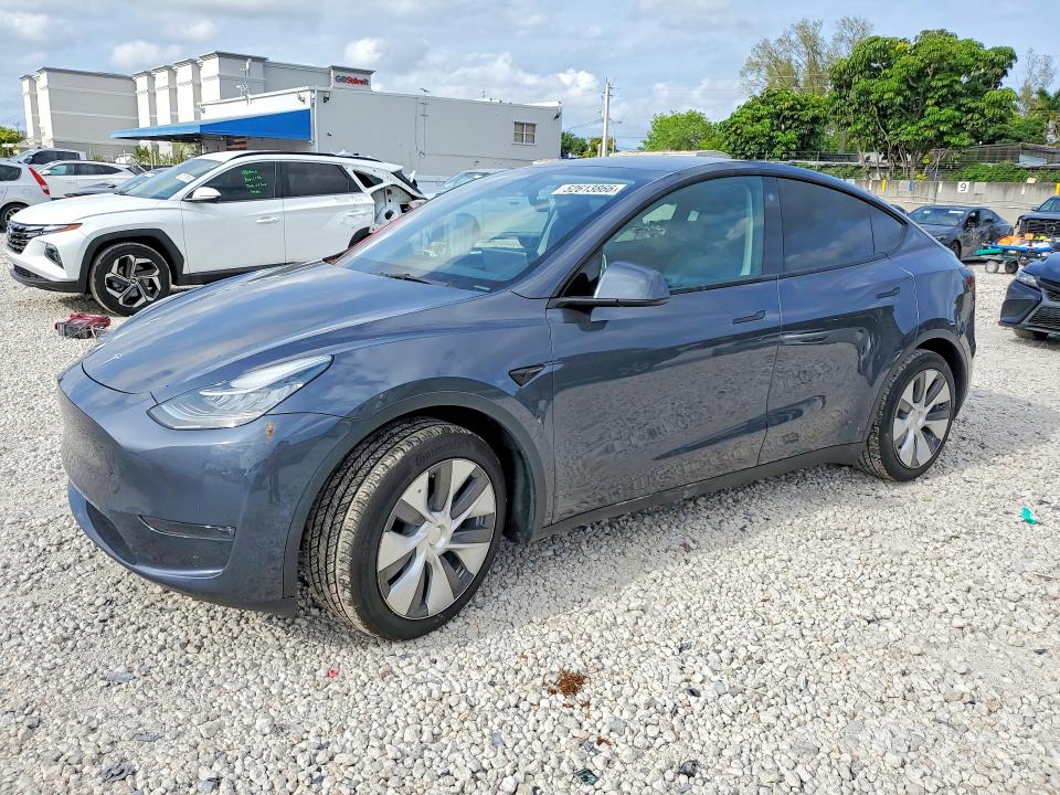 2023 TESLA MODEL Y — VIN 7SAYGDEE8PA041661
