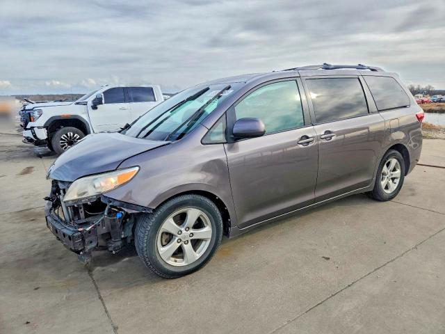 2015 TOYOTA SIENNA LE — VIN 5TDKK3DCXFS604945