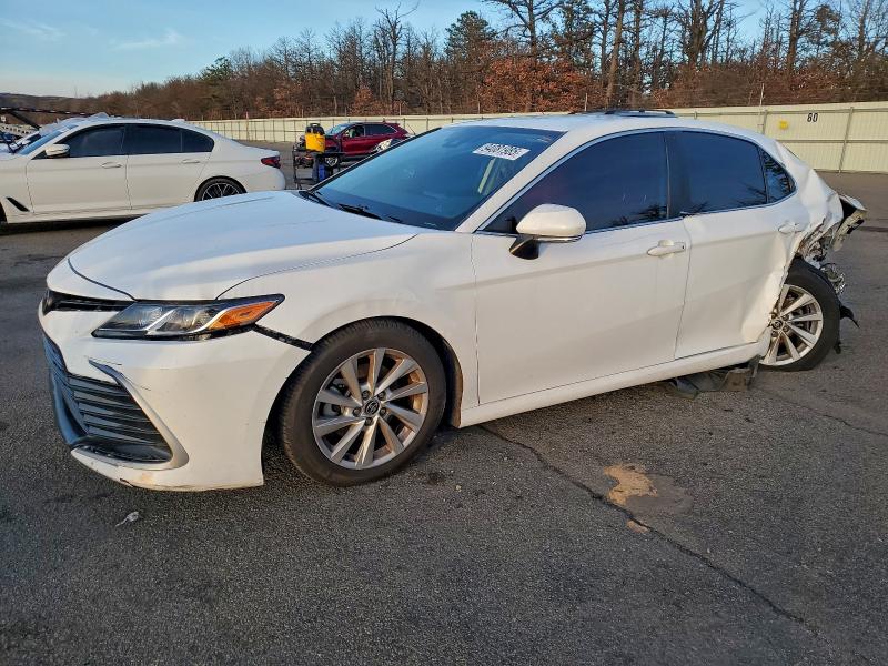 2021 TOYOTA CAMRY LE — VIN 4T1R11BK4MU019833