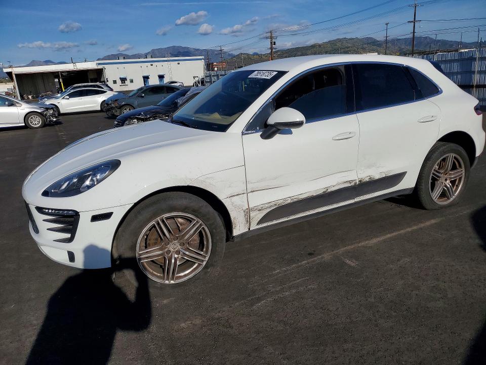 2015 PORSCHE MACAN — VIN WP1AB2A57FLB62329