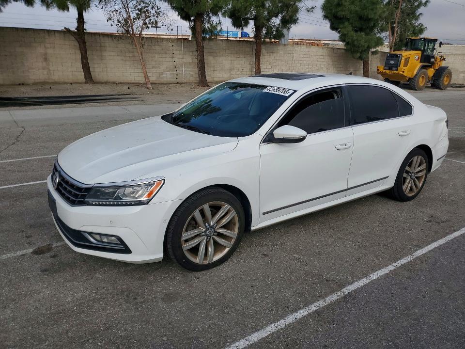 2016 VOLKSWAGEN PASSAT — VIN 1VWCT7A31GC066083