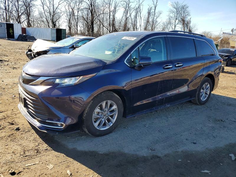 2022 TOYOTA SIENNA — VIN 5TDJRKEC3NS120839