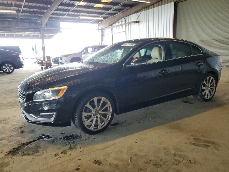 2018 VOLVO S60 — VIN LYV402HM4JB157832