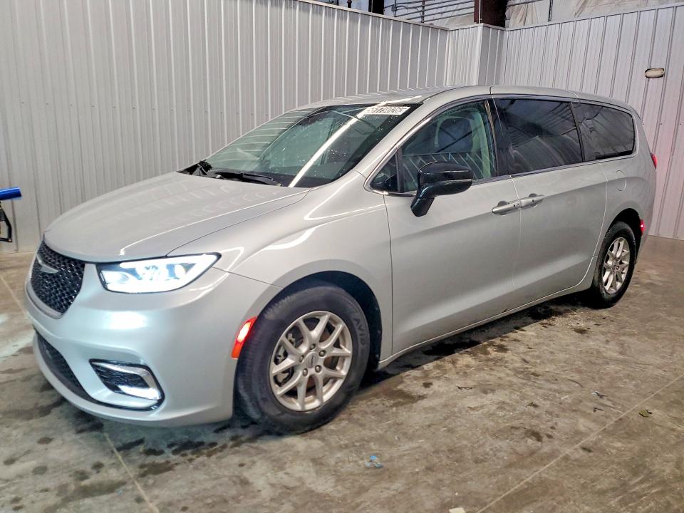 2024 CHRYSLER PACIFICA — VIN 2C4RC1BG6RR156156