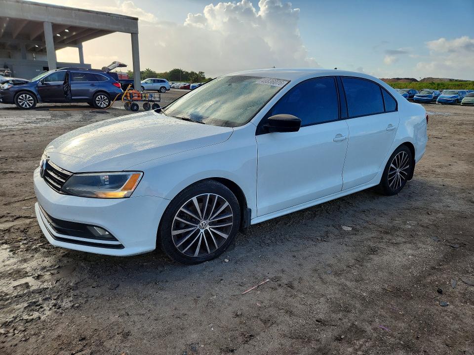2016 VOLKSWAGEN JETTA — VIN 3VWD17AJXGM404779