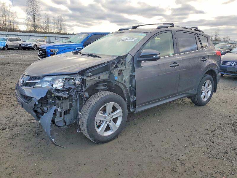 2014 TOYOTA RAV4 XLE — VIN JTMRFREV2EJ010030