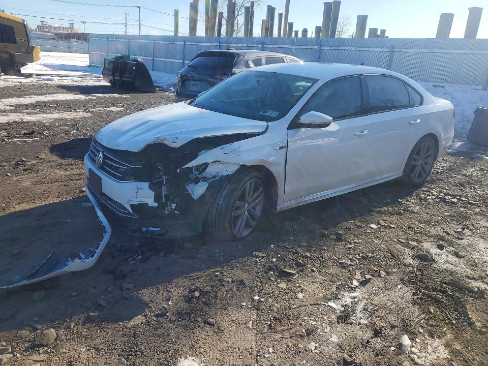 2018 VOLKSWAGEN PASSAT S — VIN 1VWAA7A35JC047833