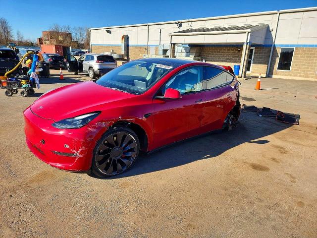 2022 TESLA MODEL Y — VIN 7SAYGDEF5NF575273