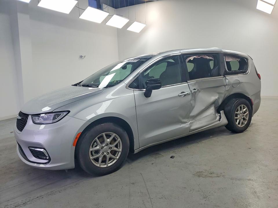 2026 CHRYSLER PACIFICA — VIN 2C4RC1BG1TR178850