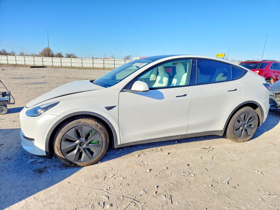2022 TESLA MODEL Y — VIN 7SAYGAEE2NF521886