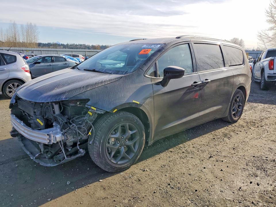 2018 CHRYSLER PACIFICA — VIN 2C4RC1BG8JR175022