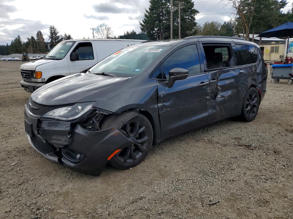 2020 CHRYSLER PACIFICA — VIN 2C4RC1GG3LR102717