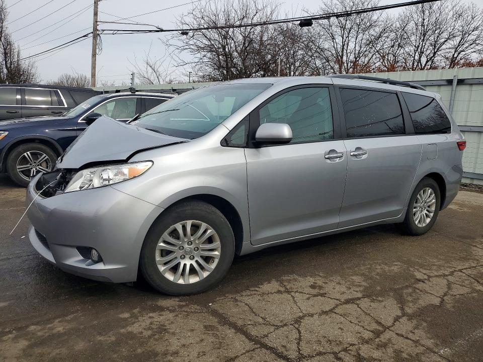 2017 TOYOTA SIENNA — VIN 5TDYZ3DCXHS817662