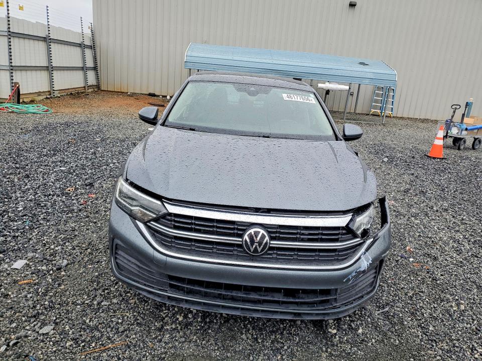 3VW7M7BU6RM011894