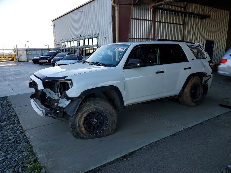 2018 TOYOTA 4RUNNER — VIN JTEBU5JR4J5548476