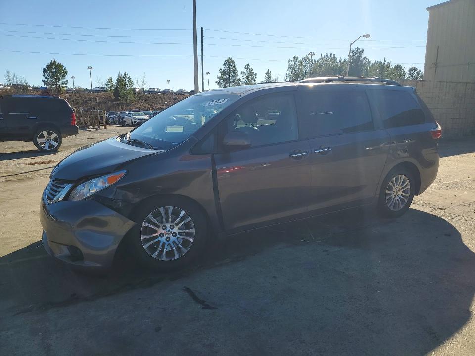 2015 TOYOTA SIENNA — VIN 5TDYK3DC6FS566169