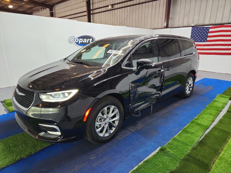 2026 CHRYSLER PACIFICA — VIN 2C4RC1GG2TR216546