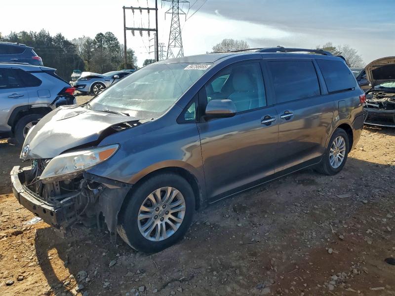 2015 TOYOTA SIENNA XLE — VIN 5TDYK3DC4FS532876