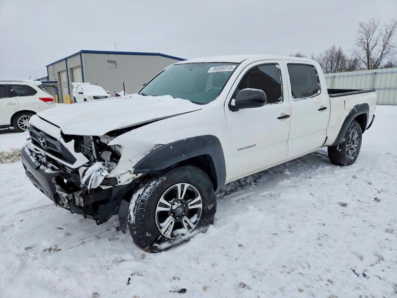 2015 TOYOTA TACOMA DOU — VIN 5TFMU4FN4FX035589
