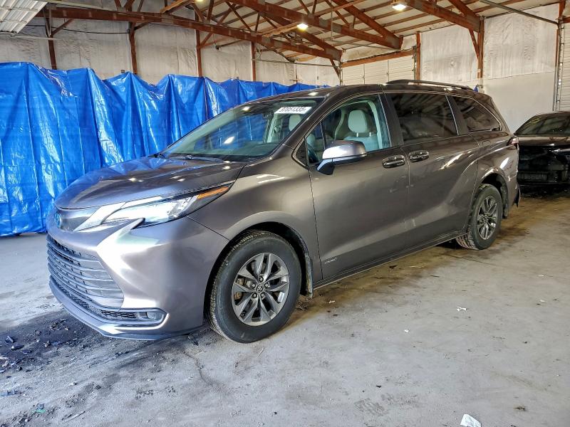 2021 TOYOTA SIENNA LE — VIN 5TDBSKFC9MS028964