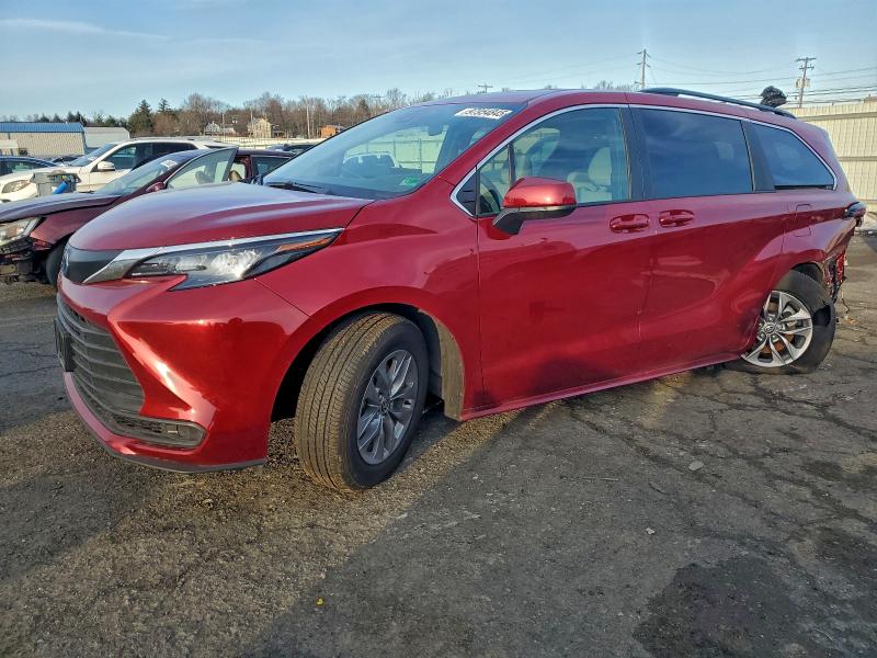 2025 TOYOTA SIENNA LE — VIN 5TDKRKEC3SS280395