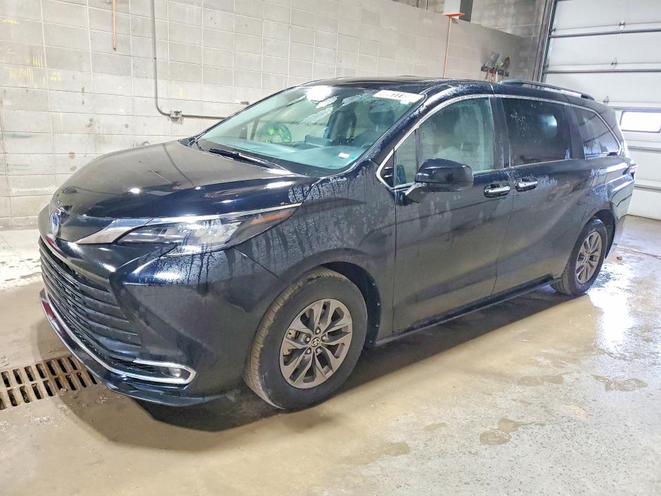 2024 TOYOTA SIENNA — VIN 5TDYRKECXRS193792