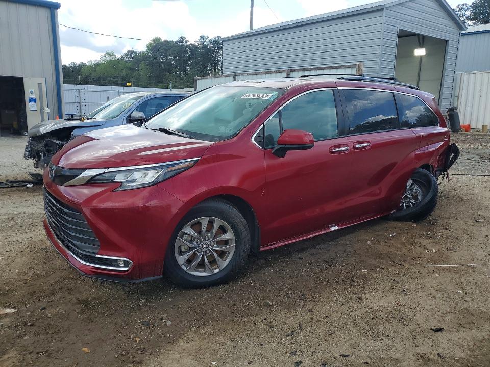 2022 TOYOTA SIENNA — VIN 5TDYRKEC8NS081017