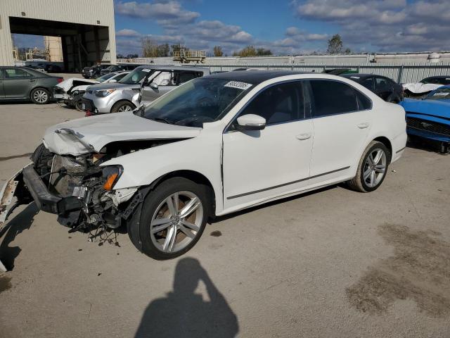 2015 VOLKSWAGEN PASSAT SE — VIN 1VWBV7A35FC035956