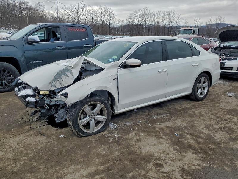 2015 VOLKSWAGEN PASSAT S — VIN 1VWAS7A30FC111989