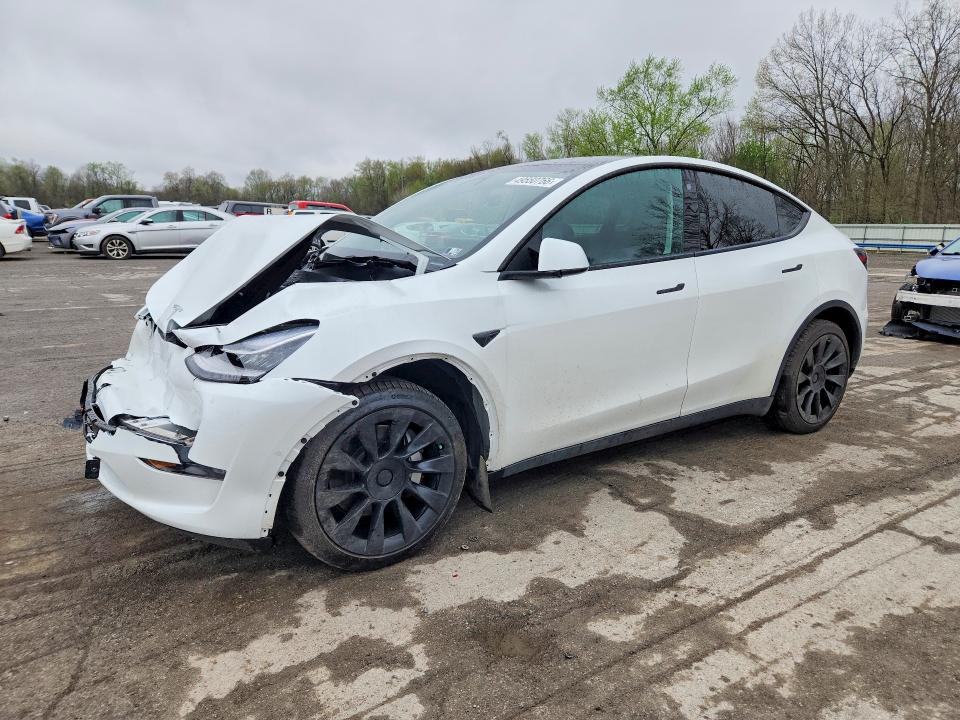 2022 TESLA MODEL Y — VIN 7SAYGDEE4NA018505