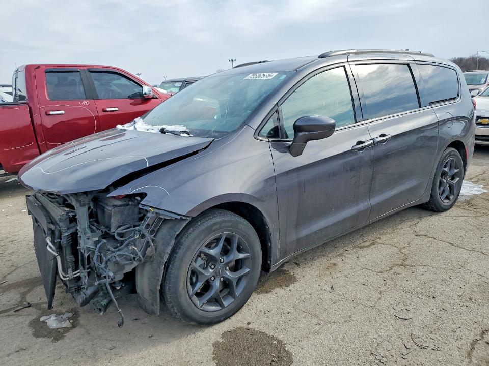 2018 CHRYSLER PACIFICA — VIN 2C4RC1EG4JR227631