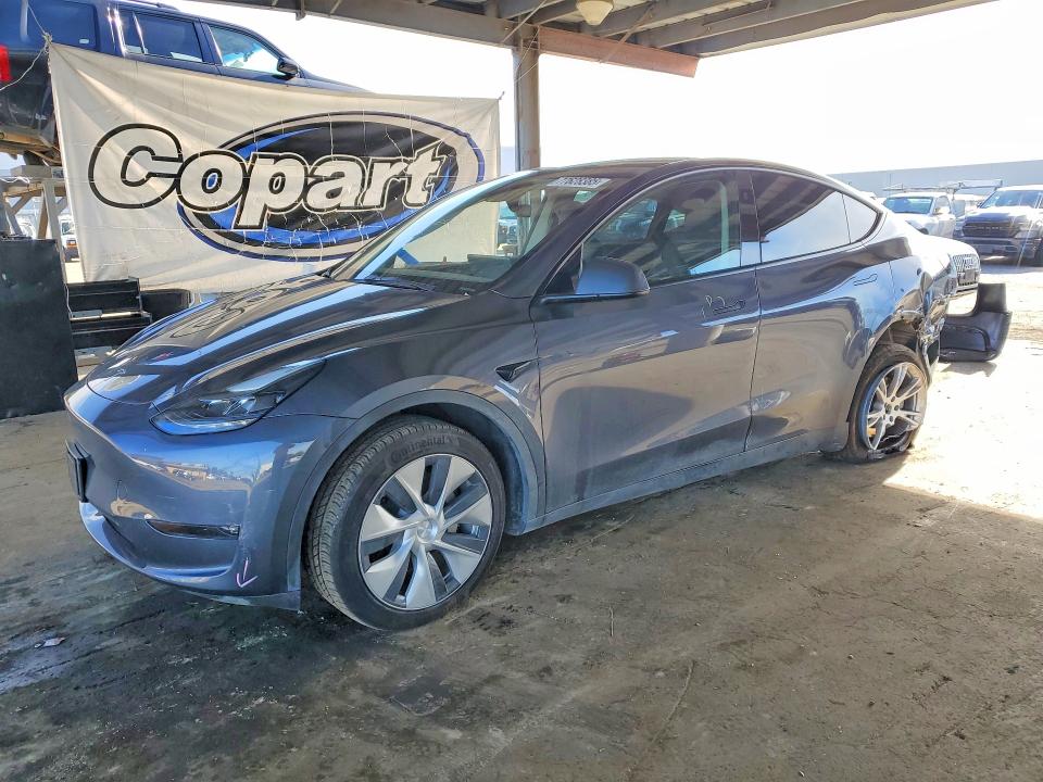 2023 TESLA MODEL Y — VIN 7SAYGDEEXPF879466