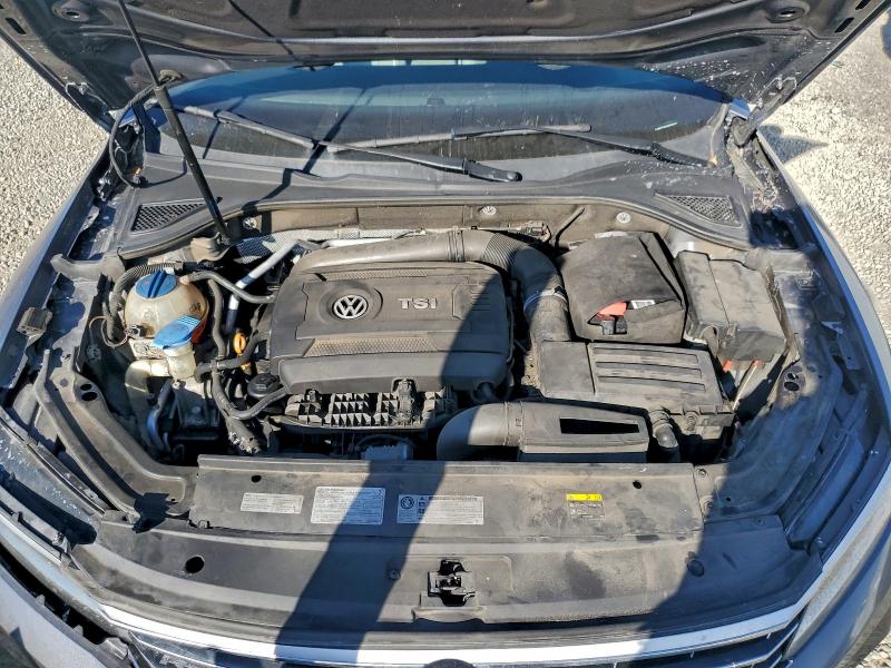 1VWDT7A30HC028320