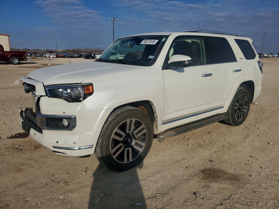 2018 TOYOTA 4RUNNER SR — VIN JTEBU5JR4J5524727