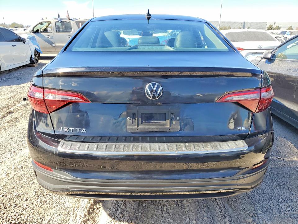 3VW7M7BU6PM015375