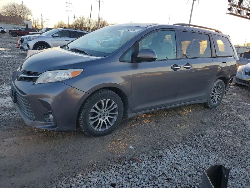 2018 TOYOTA SIENNA XLE — VIN 5TDYZ3DC7JS941250