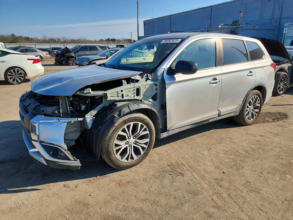 2018 MITSUBISHI OUTLANDER — VIN JA4AZ3A3XJZ071394