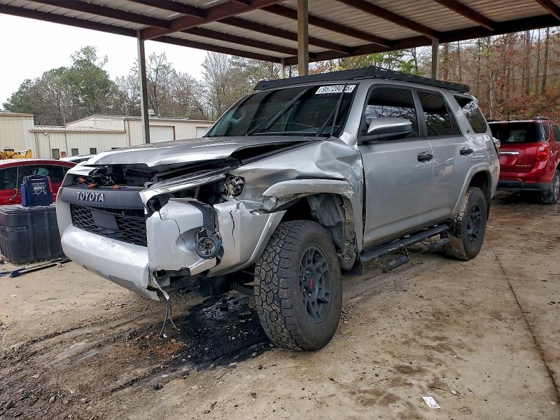 2022 TOYOTA 4RUNNER SR — VIN JTEEU5JR1N5251653