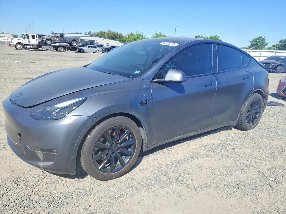 2022 TESLA MODEL Y — VIN 7SAYGDEF5NF461614