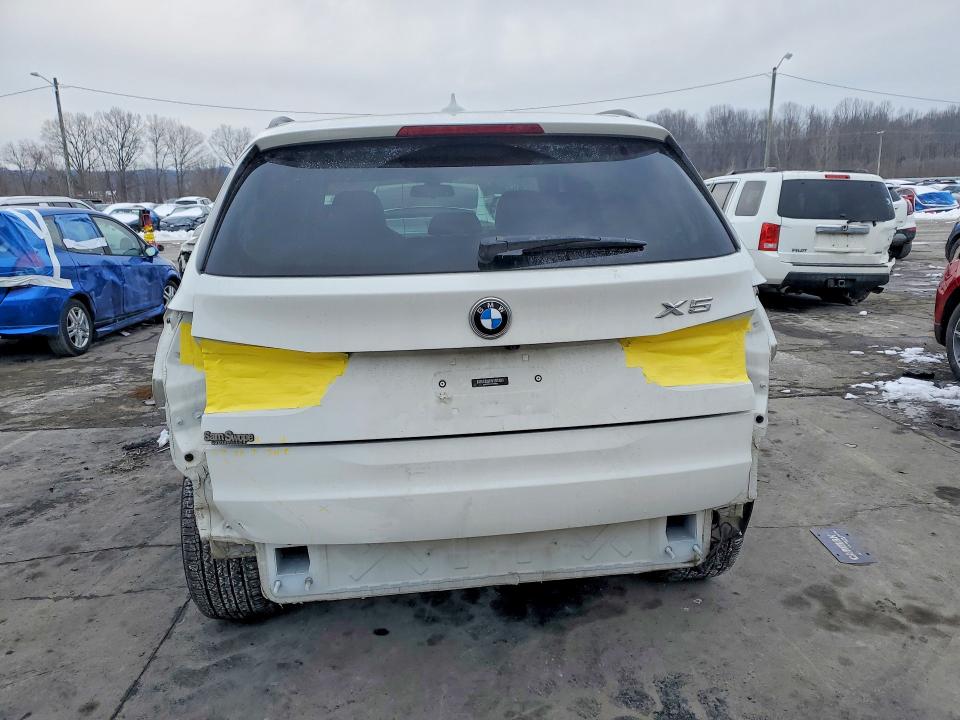 5UXKR0C5XF0K59687