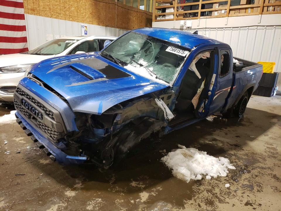2017 TOYOTA TACOMA — VIN 5TFSZ5AN6HX092000