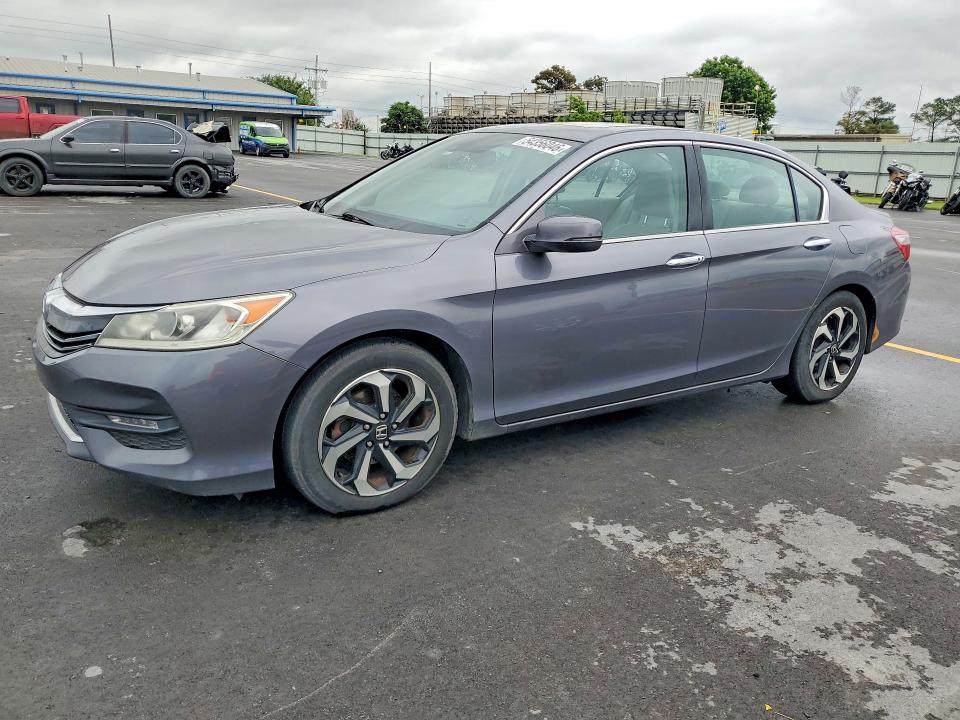 2016 HONDA ACCORD — VIN 1HGCR3F00GA032755