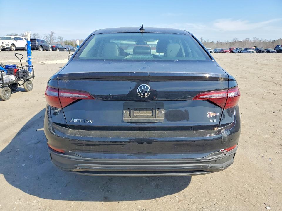 3VW7M7BU9NM031129