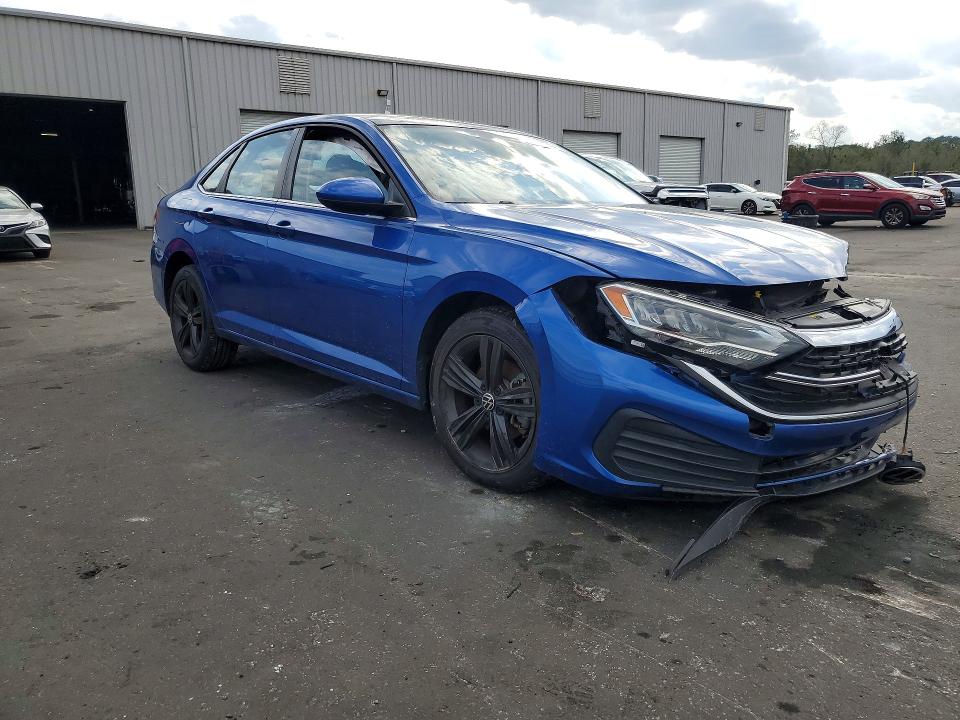 3VW7M7BU9NM013391