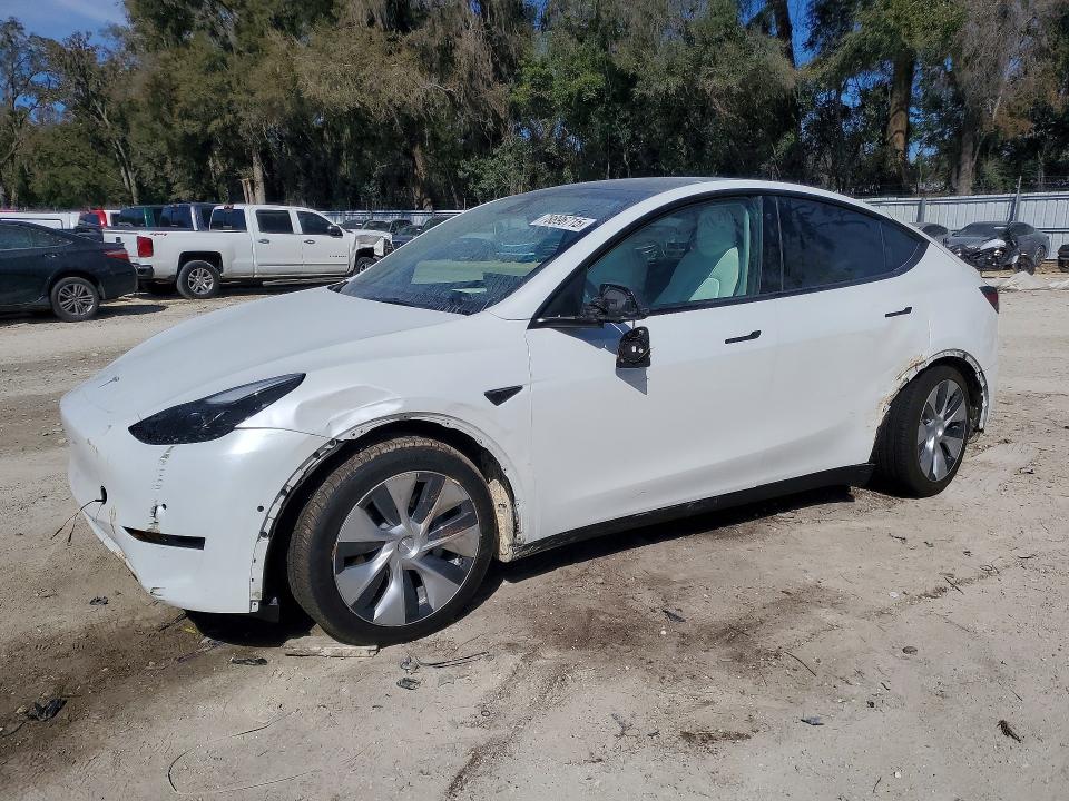 2022 TESLA MODEL Y — VIN 7SAYGDEE8NF547247